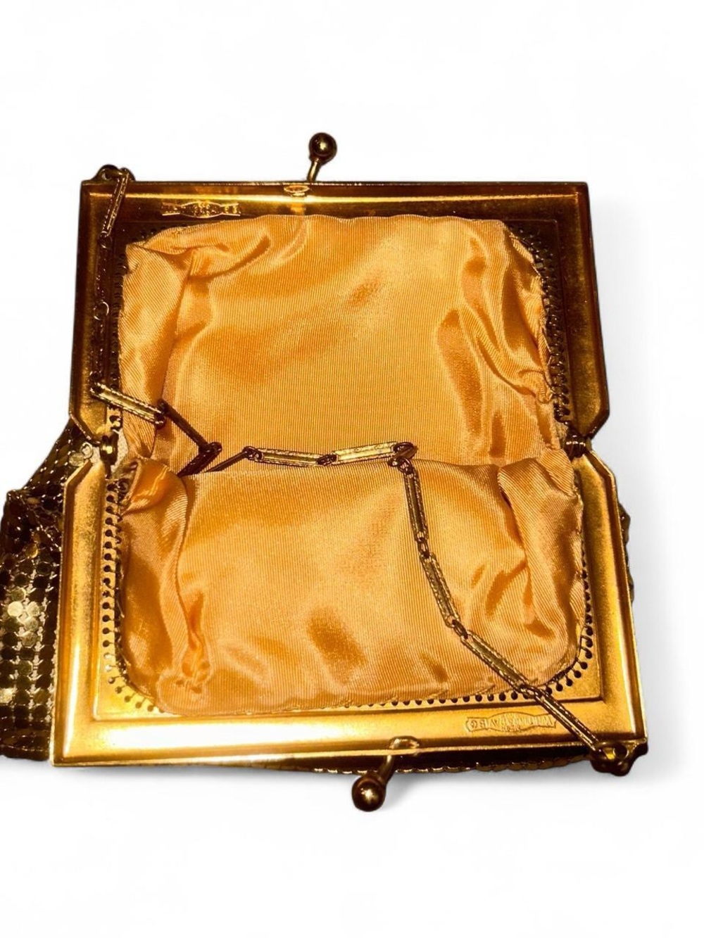 Mesh Whiting & Davis
vintage gold metal mesh evening bag - Picture 2 of 4